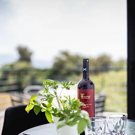 アパート Pagani - Luxury Maisonette B3 カラマタ