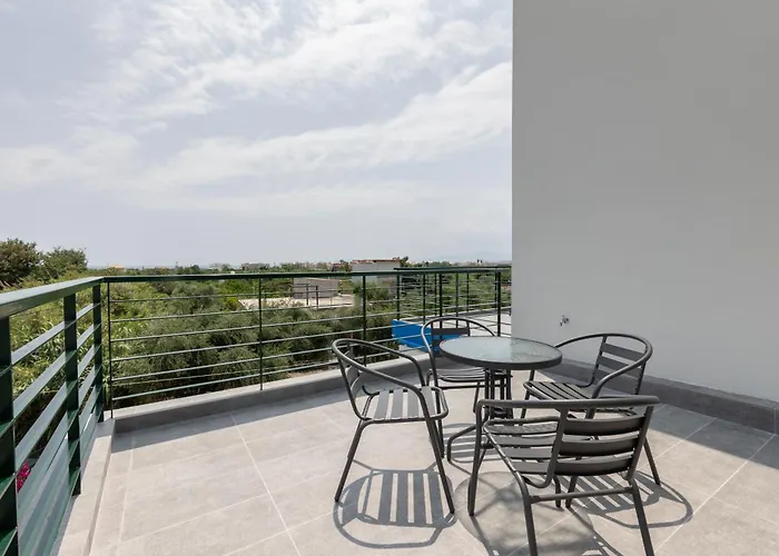 Pagani - Luxury Maisonette B3 *